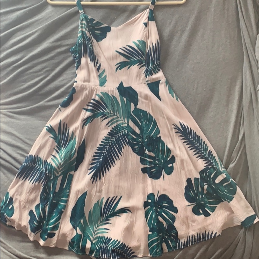 Old navy palm design dress